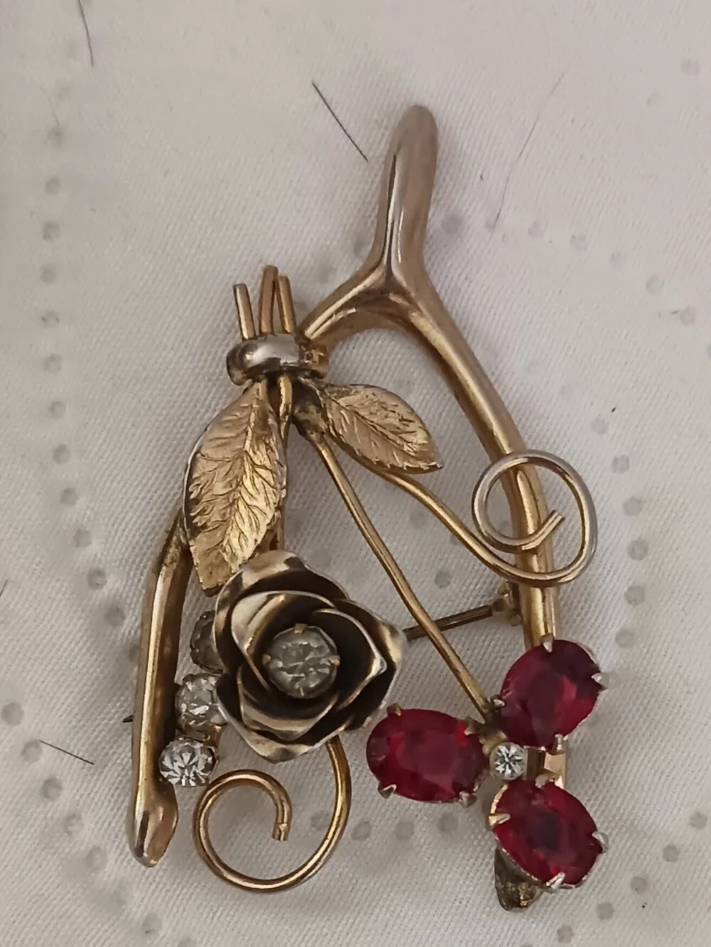 Coro Pegasus Wishbone Gold-Tone Floral Brooch with Prong Set Ruby Red Jewels